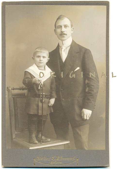 Gr. Kabinettfoto, wohl von vor 1900: VATER und SOHN aus Helbra - 13,00 Eur