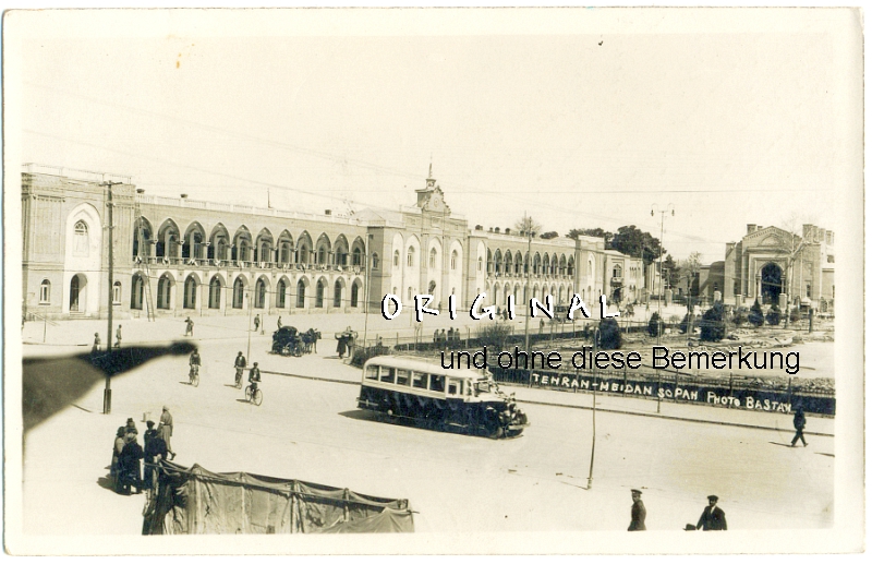 Fotokarte: TEHERAN Iran:
                Omnibusse, Leute; 1909 gelaufen - 15,00 Eur