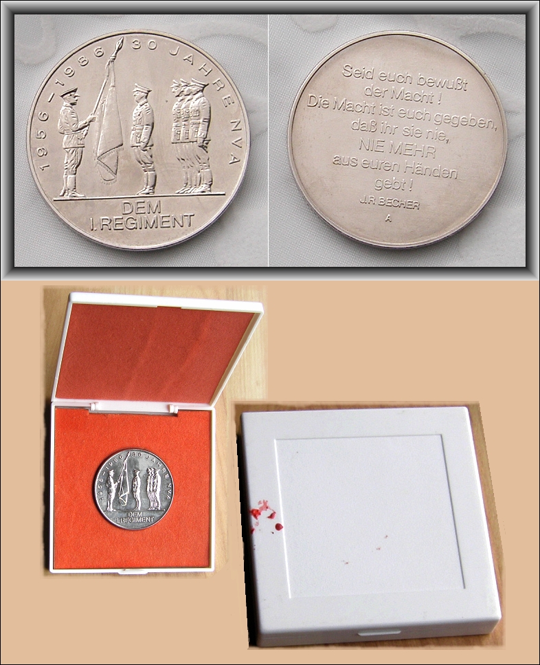 Medaille: 30 Jahre NVA / DEM I. REGIMENT (im Etui) - 14,00 EUR