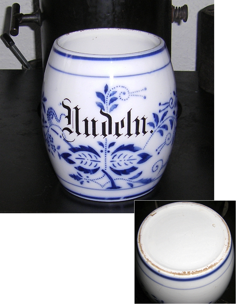Altes Keramikbehltnis fr NUDELN, blau auf wei,13,7 cm hoch - 20,00 EUR